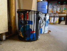 Pots de peinture, atelier de Rimou, Hanpsi 